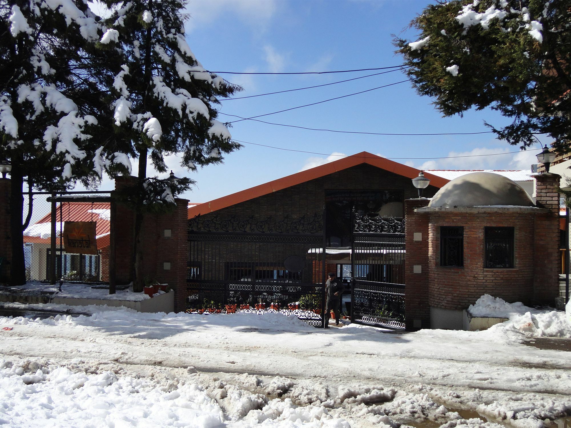 Club Mahindra Kanatal Extérieur photo